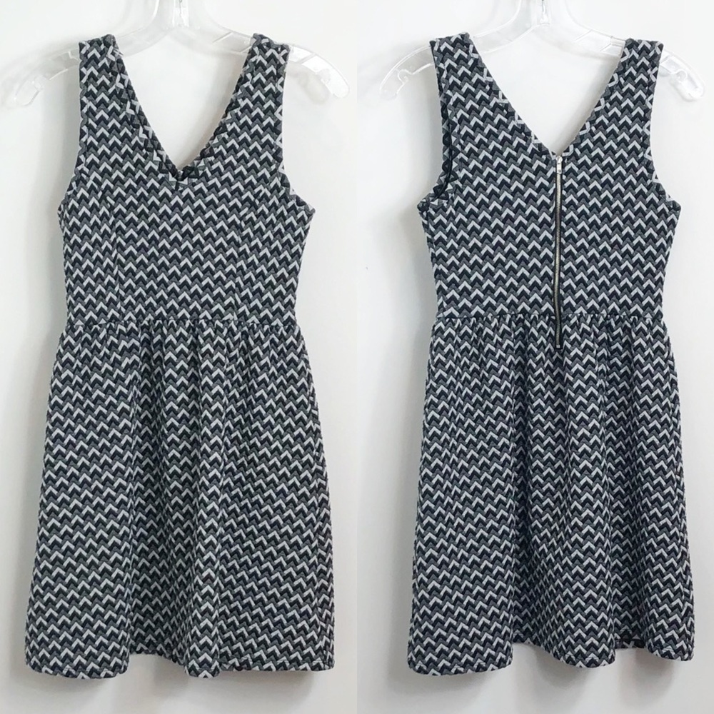 miami Black & white mini dress, sleeveless…